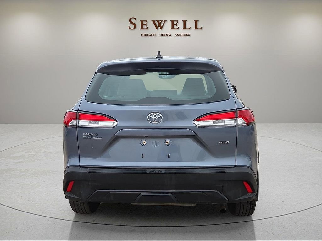 Used 2022 Toyota Corolla Cross L AWD/4WD image 4