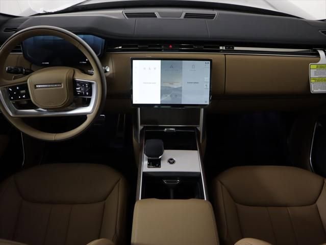 New 2025 Land Rover Range Rover SE image 13