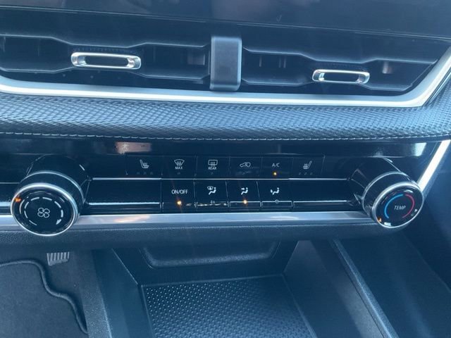 Used 2025 Chevrolet Equinox LT AWD/4WD image 17