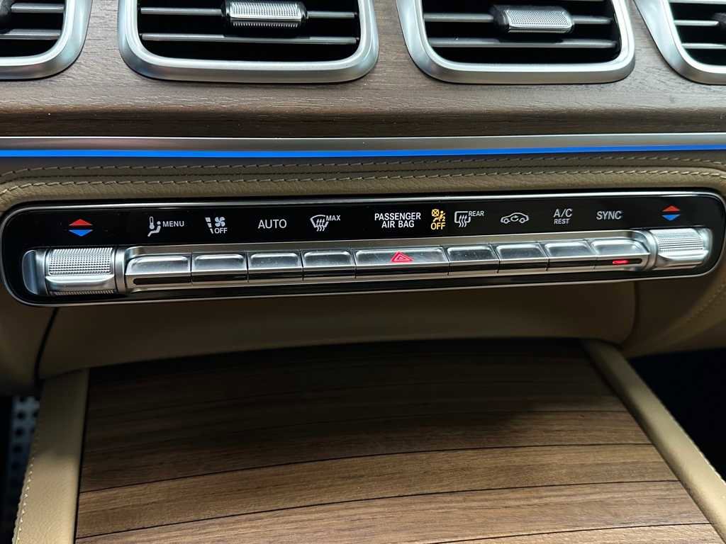 Used 2025 Mercedes-Benz GLS 580 4MATIC image 30