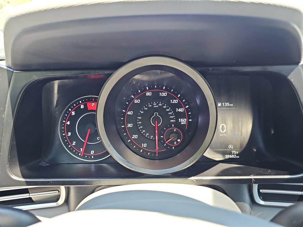 Used 2023 Hyundai Elantra SE w/ Cargo Package FWD image 15