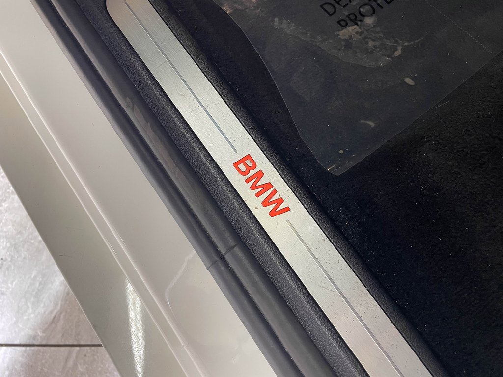 Used 2021 BMW X7 xDrive40i w/ Premium Package image 15