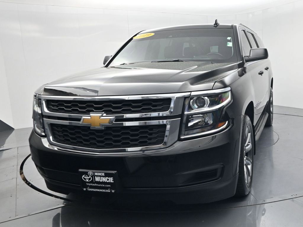 Used 2019 Chevrolet Suburban LT AWD/4WD image 3