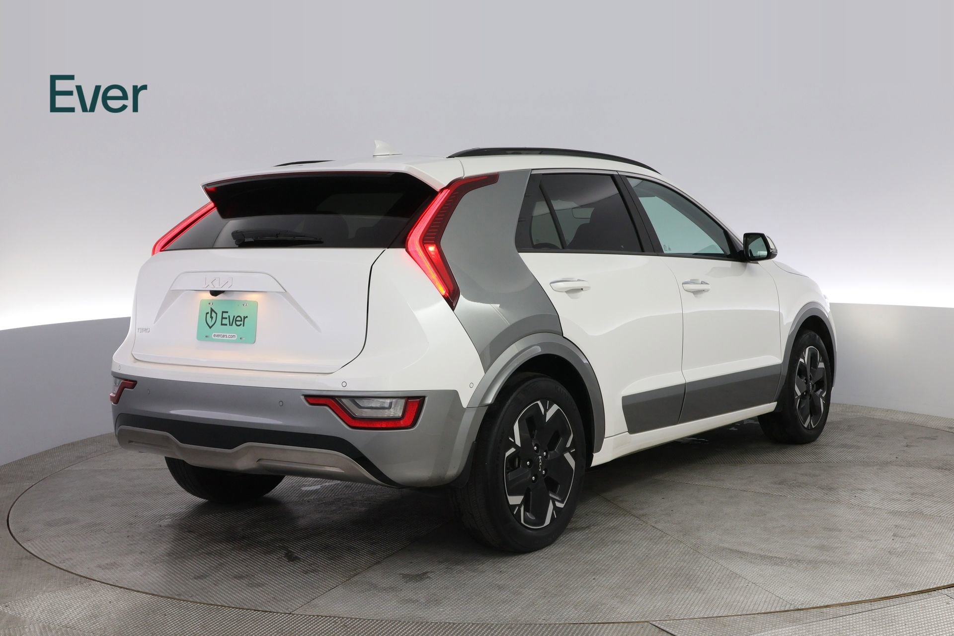 Used 2024 Kia Niro Wave w/ Wave Preserve Package image 3