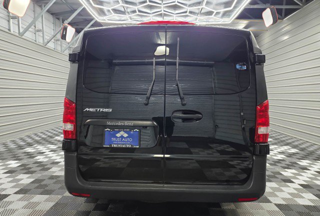 Used 2018 Mercedes-Benz Metris Passenger image 7