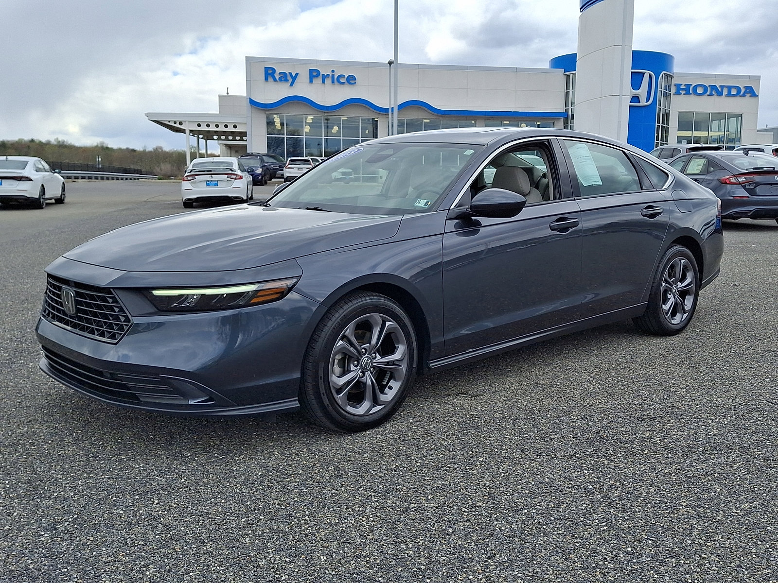 Used 2023 Honda Accord EX image 3