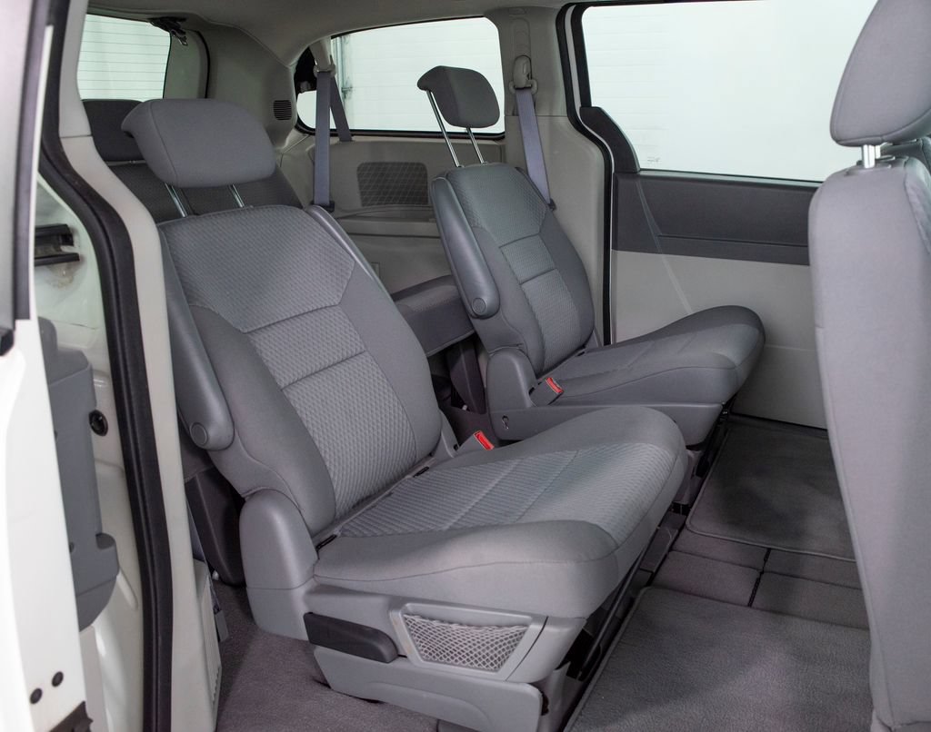 Used 2010 Dodge Grand Caravan SE w/ Climate Group FWD image 17