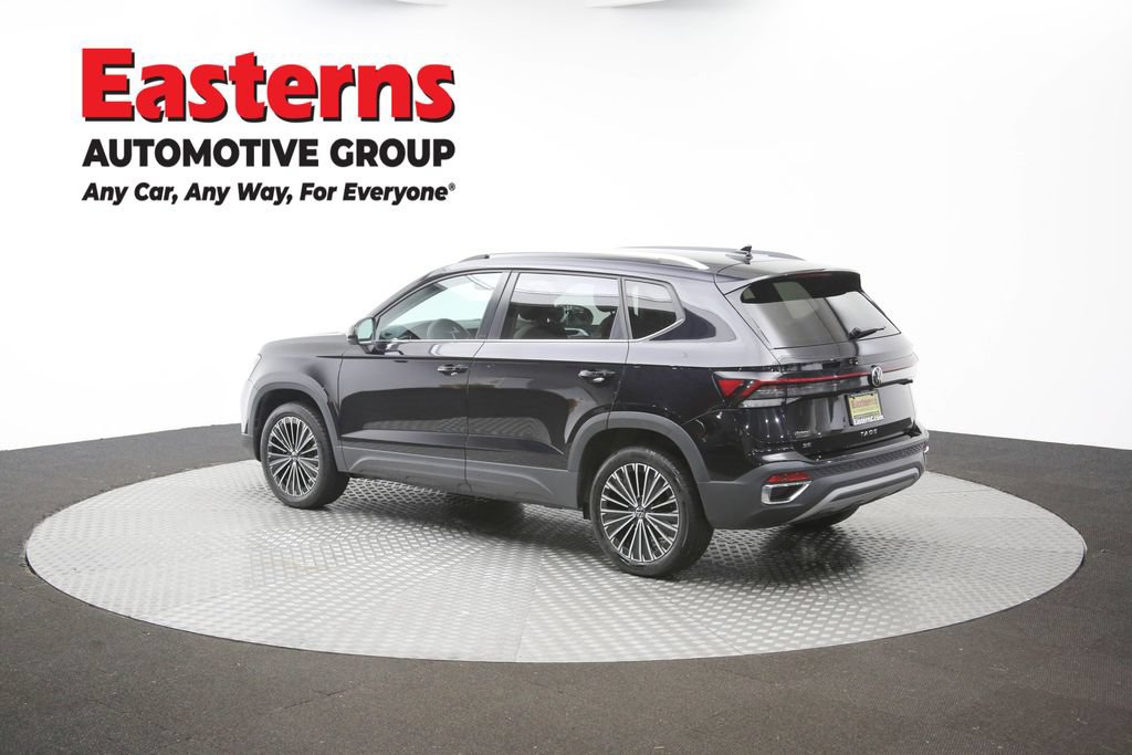 Used 2025 Volkswagen Taos SE FWD image 59