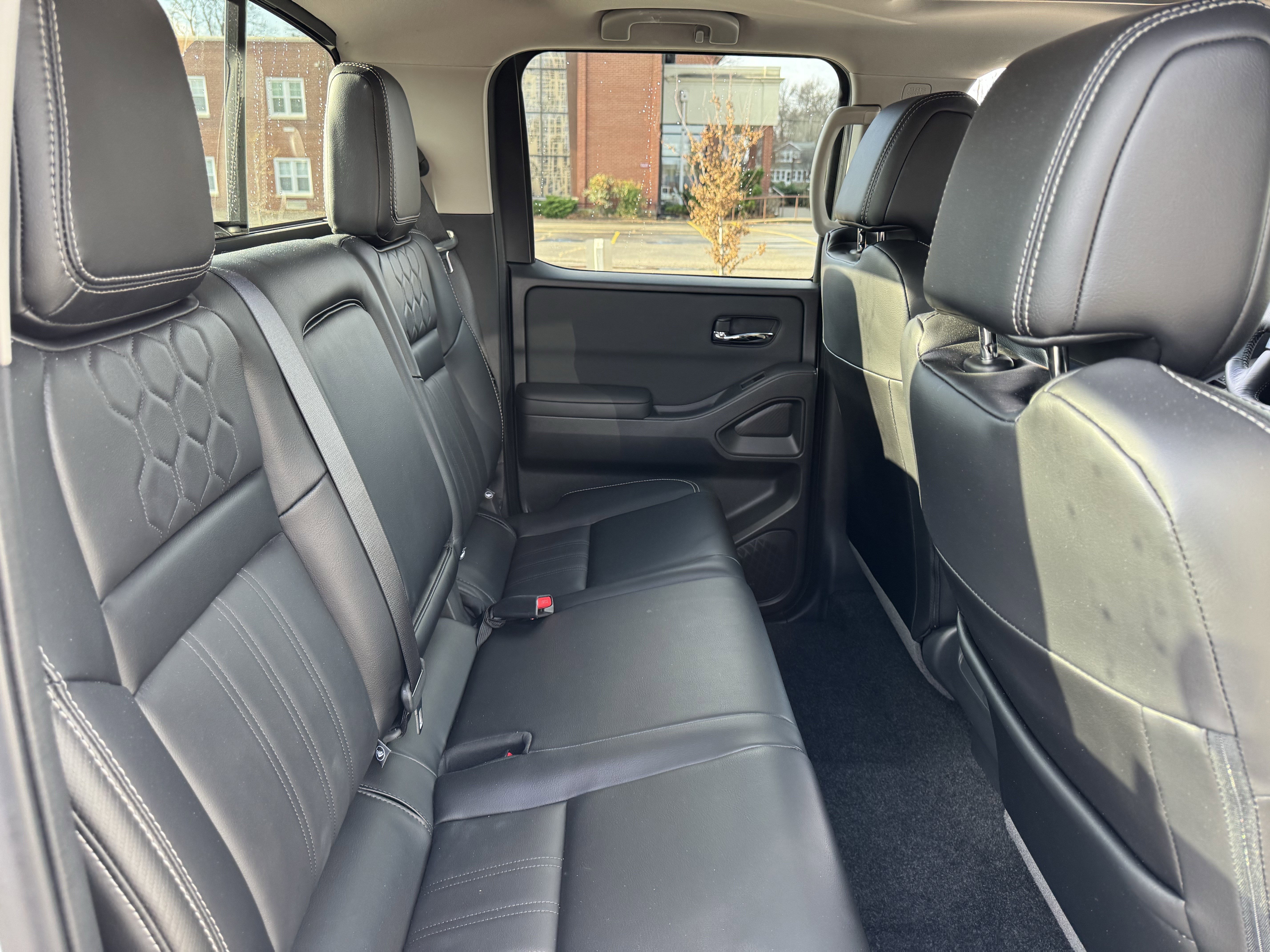 Used 2024 Nissan Frontier SL w/ Technology Package image 36