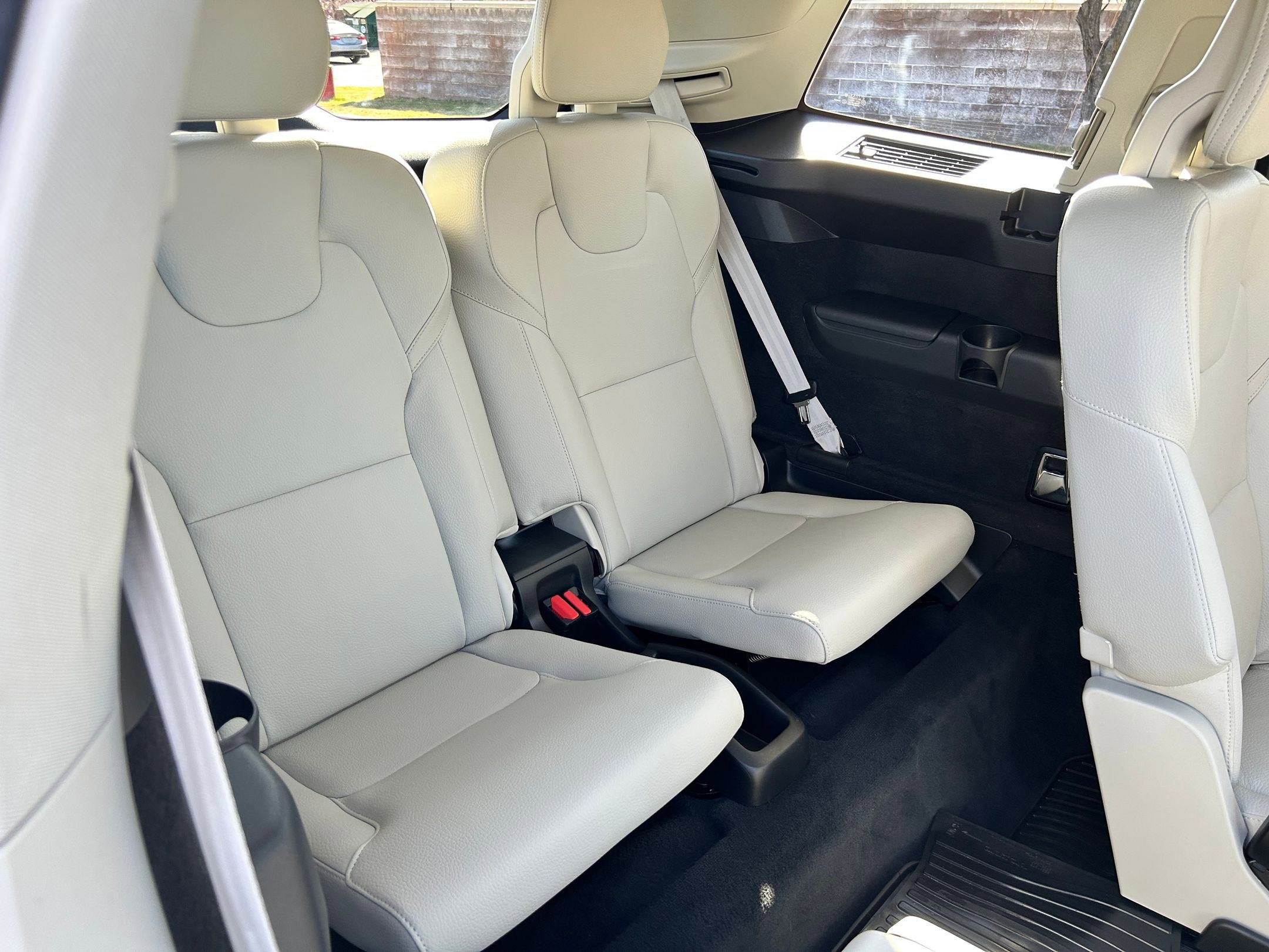 Used 2023 Volvo XC90 T8 Plus image 28