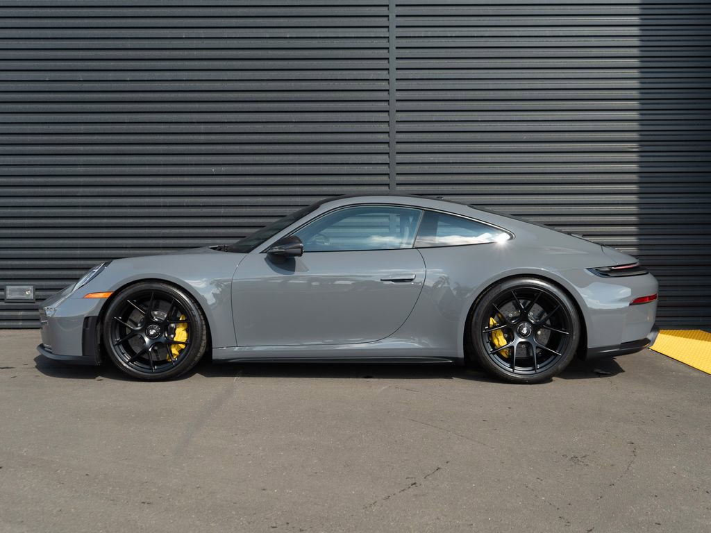 Used 2025 Porsche 911 GT3 image 2