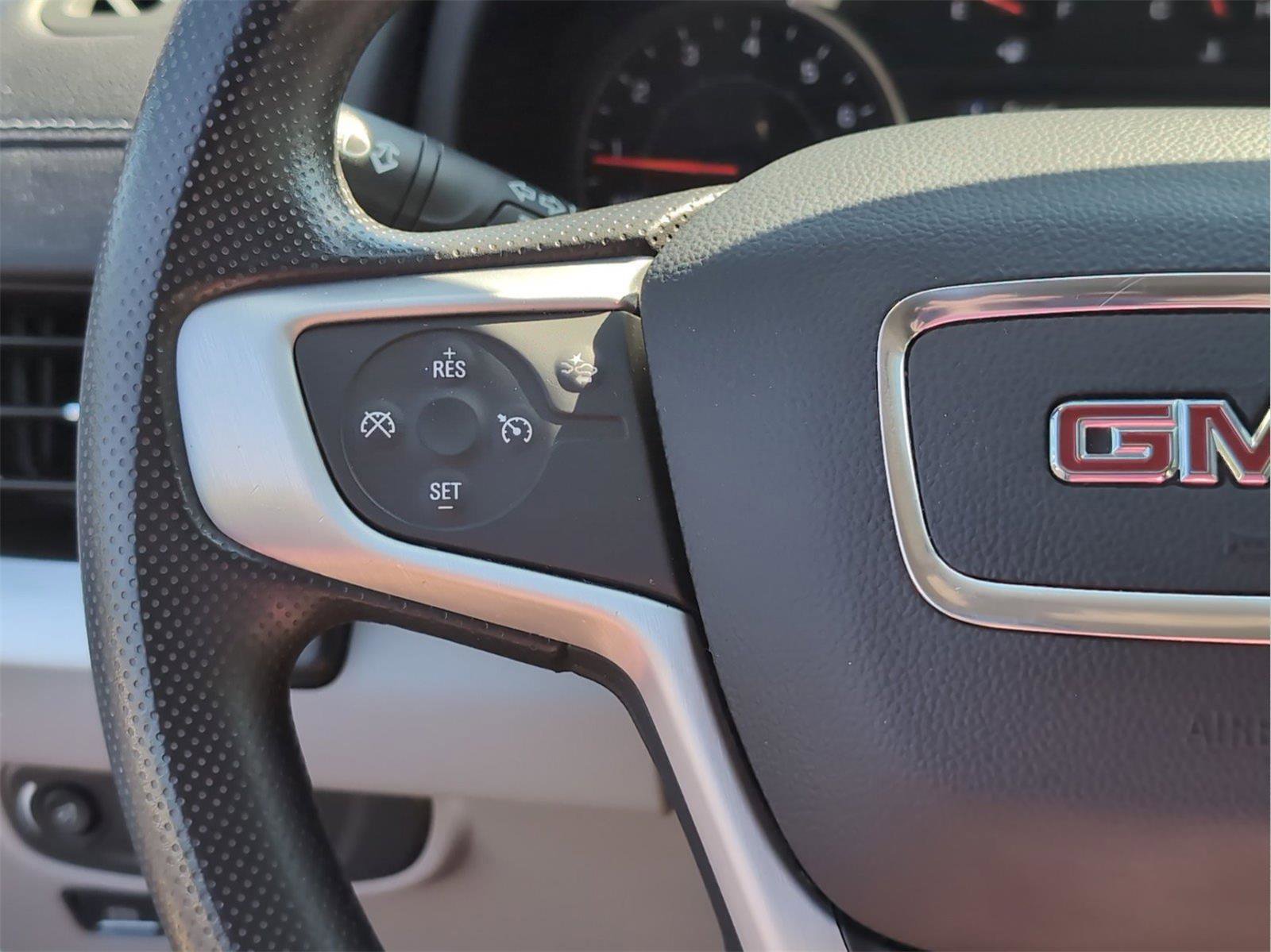 Used 2022 GMC Terrain SLE w/ Driver Convenience Package FWD image 28