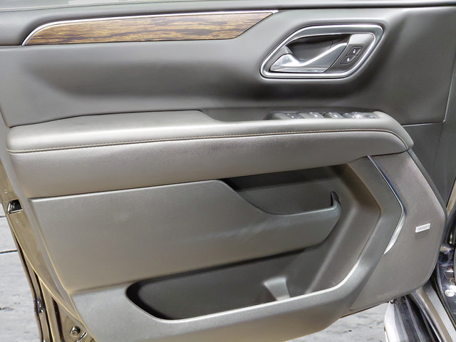 Certified 2024 Chevrolet Tahoe Premier w/ Premium Package AWD/4WD image 29