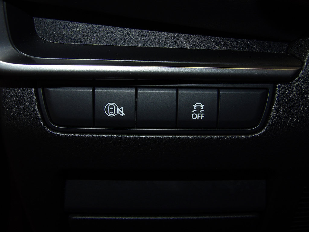Certified 2025 MAZDA MAZDA3 s Sport FWD image 26