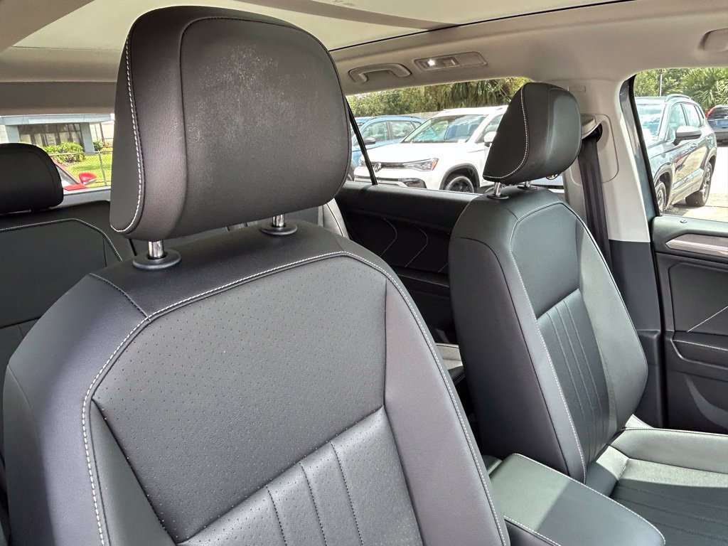 Certified 2023 Volkswagen Tiguan SE w/ Panoramic Sunroof Package FWD image 43