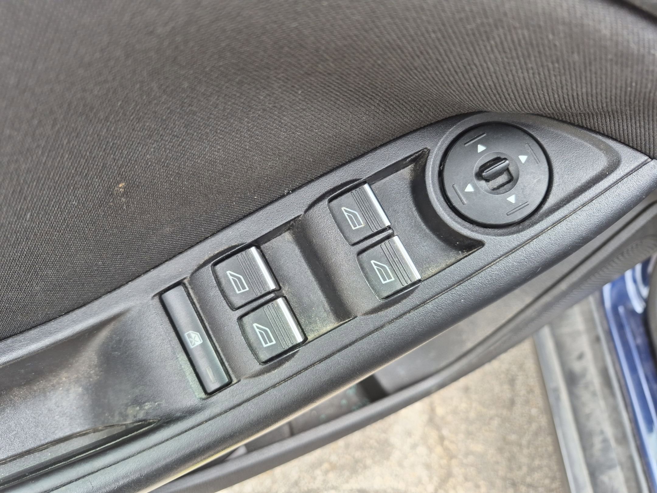 Used 2016 Ford Focus Titanium w/ Titanium Technology Package FWD image 7