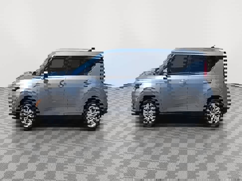 Used 2023 Kia Soul LX image 5