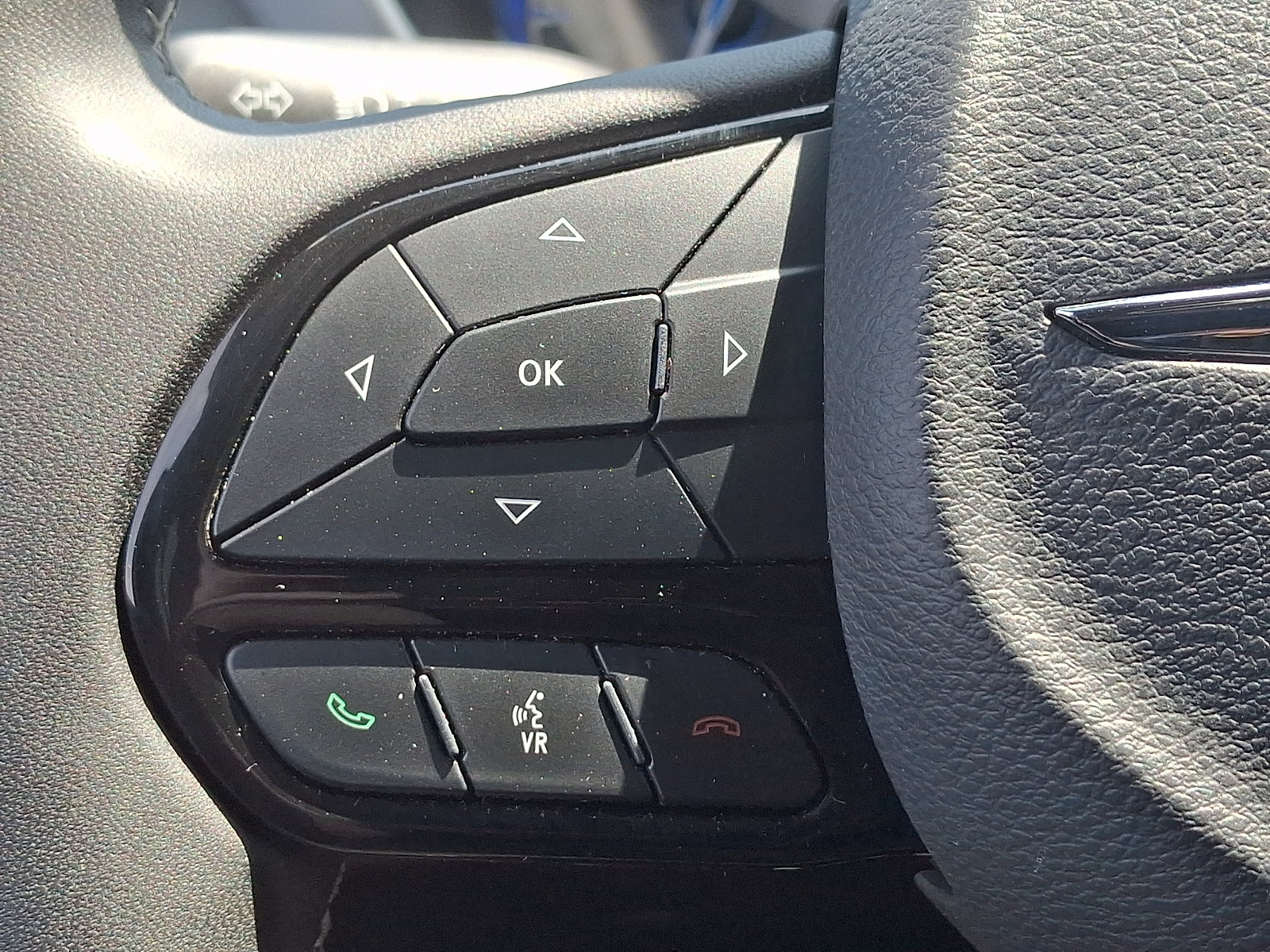 Used 2025 Chrysler Pacifica Limited FWD image 24