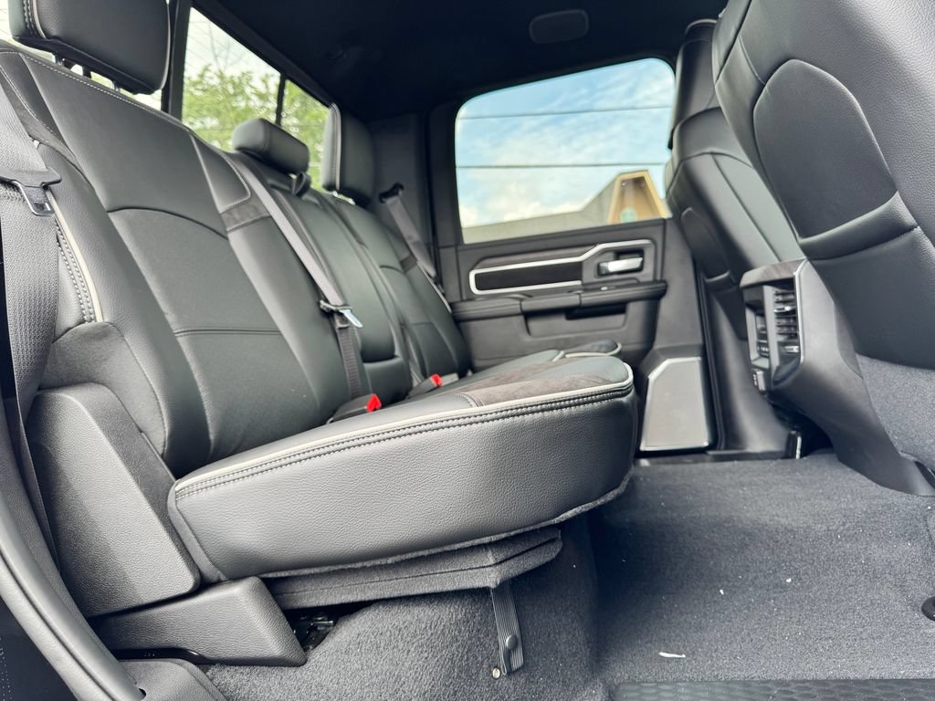 New 2026 RAM 2500 Laramie AWD/4WD image 14