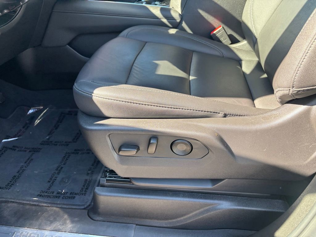 Certified 2025 Chevrolet Suburban Z71 image 21