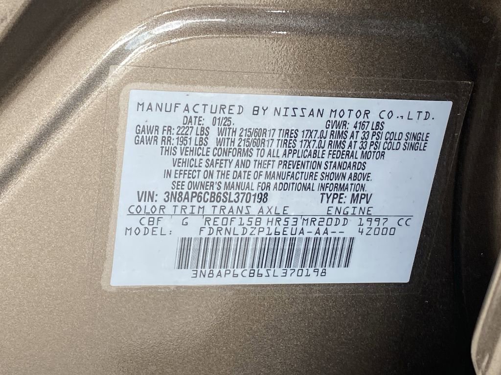 Used 2025 Nissan Kicks SV AWD/4WD image 14