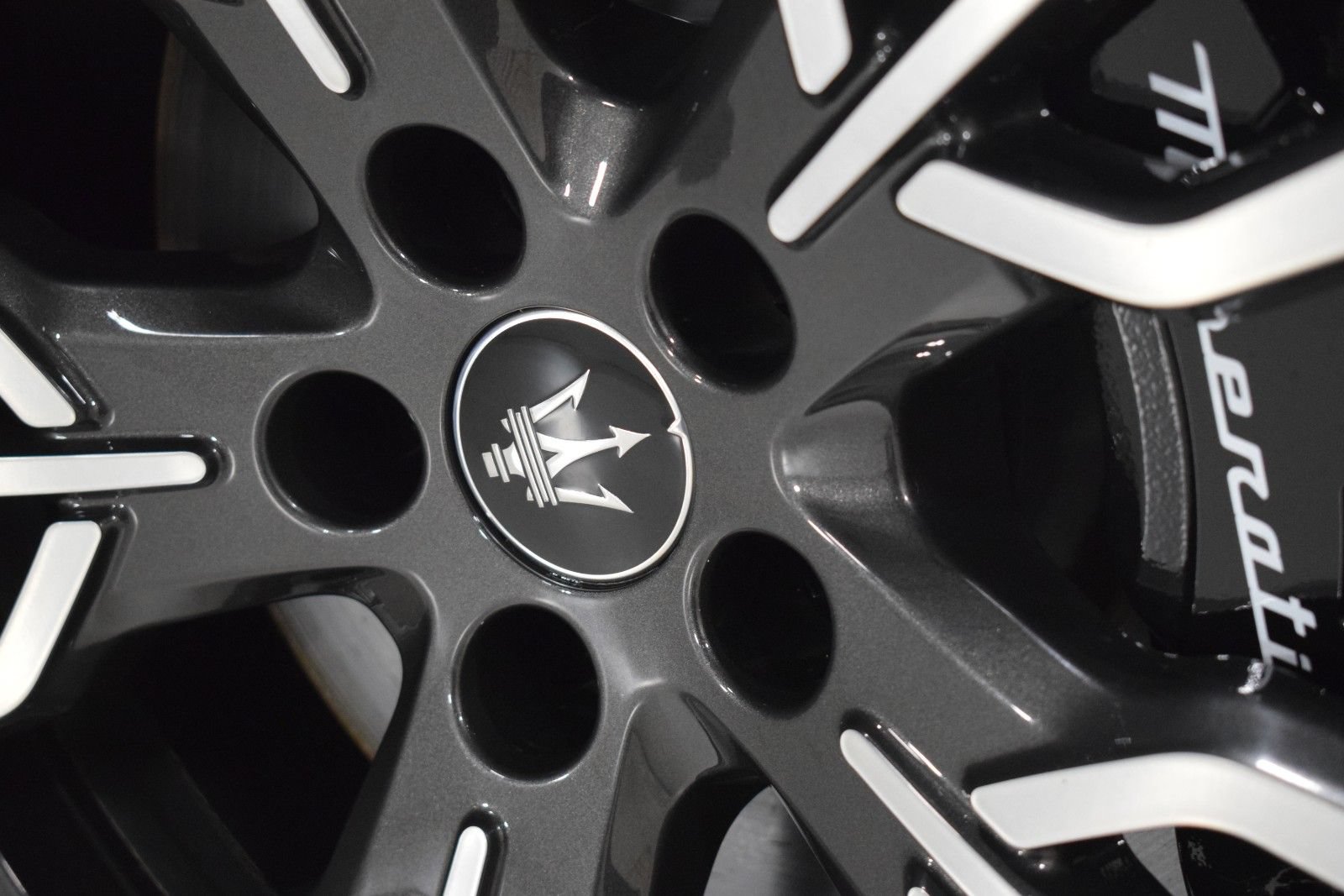 Certified 2023 Maserati Grecale Modena AWD/4WD image 19