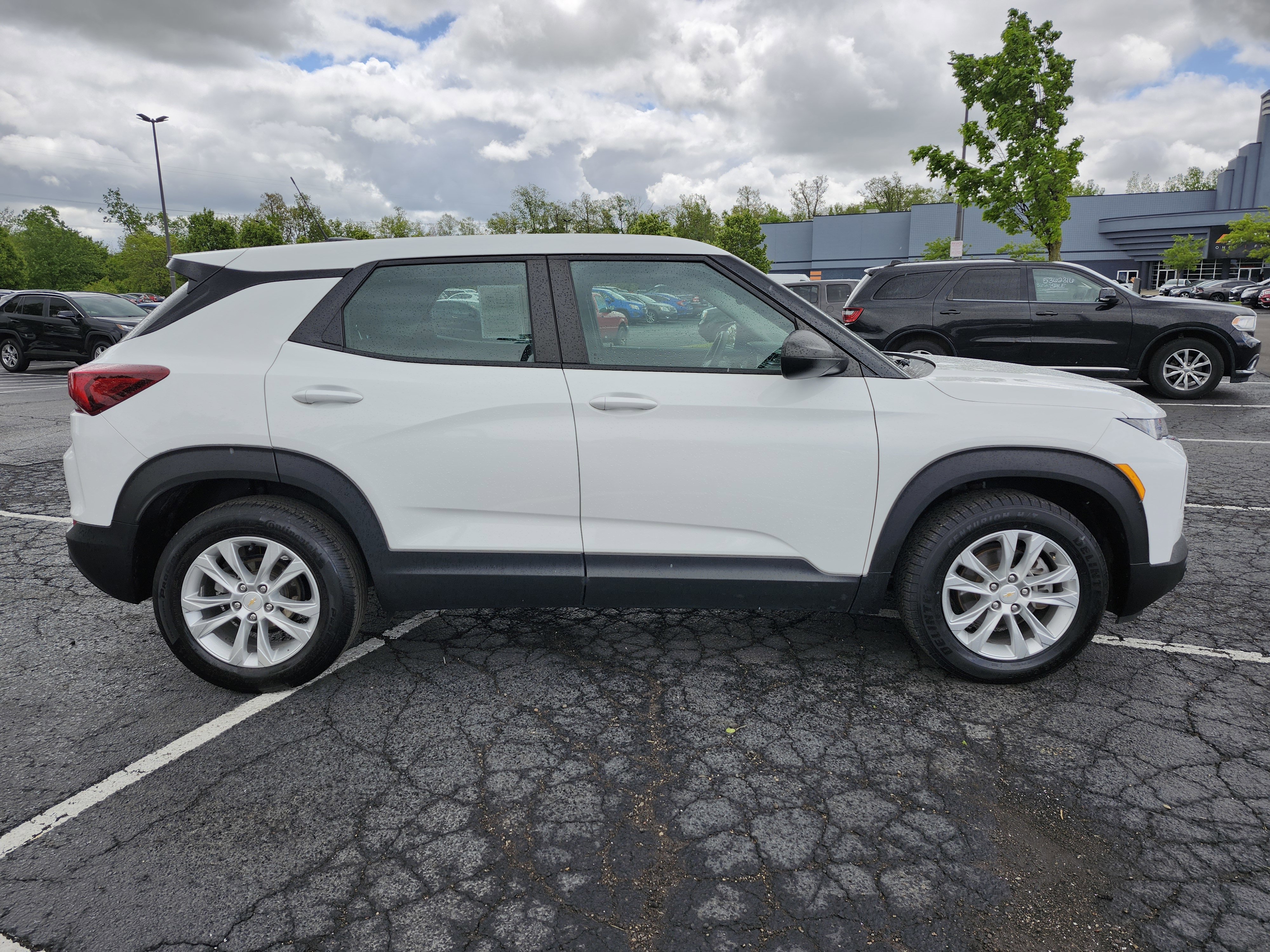Used 2023 Chevrolet TrailBlazer LS FWD image 16
