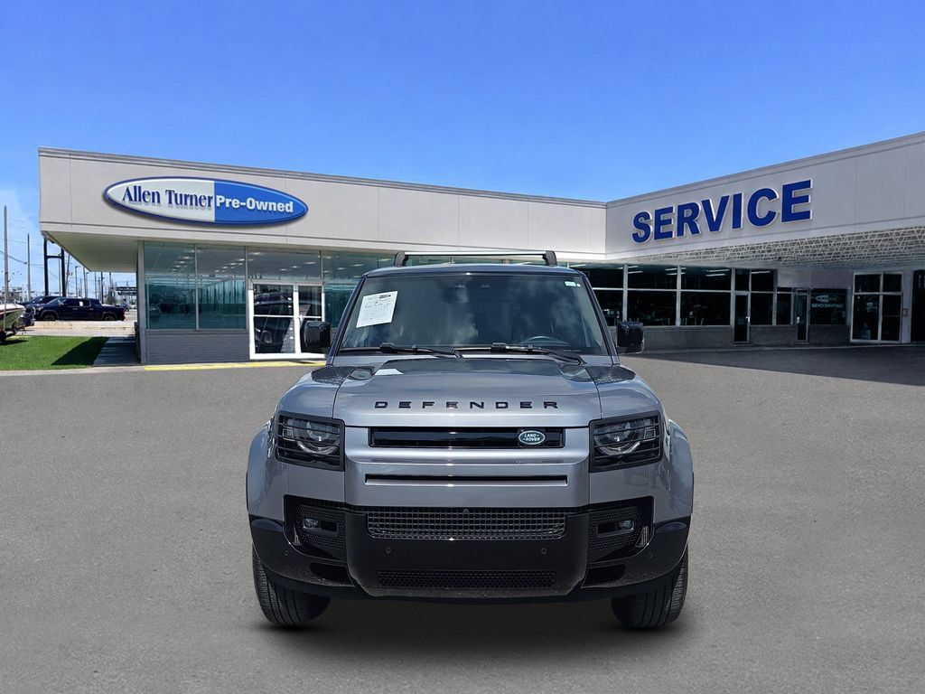 Used 2024 Land Rover Defender 130 X-Dynamic SE AWD/4WD image 3