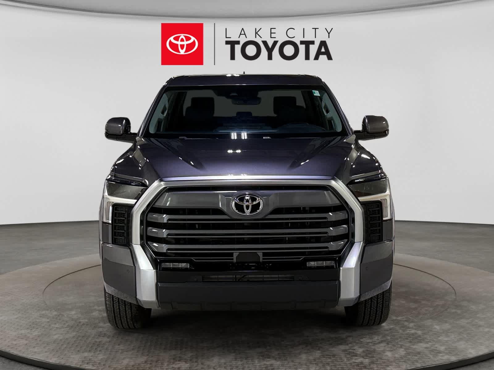 Used 2024 Toyota Tundra Limited w/ Power Package AWD/4WD image 14