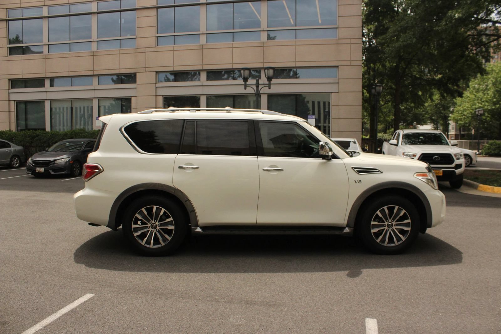 Used 2020 Nissan Armada SL w/ Premium Package RWD image 5