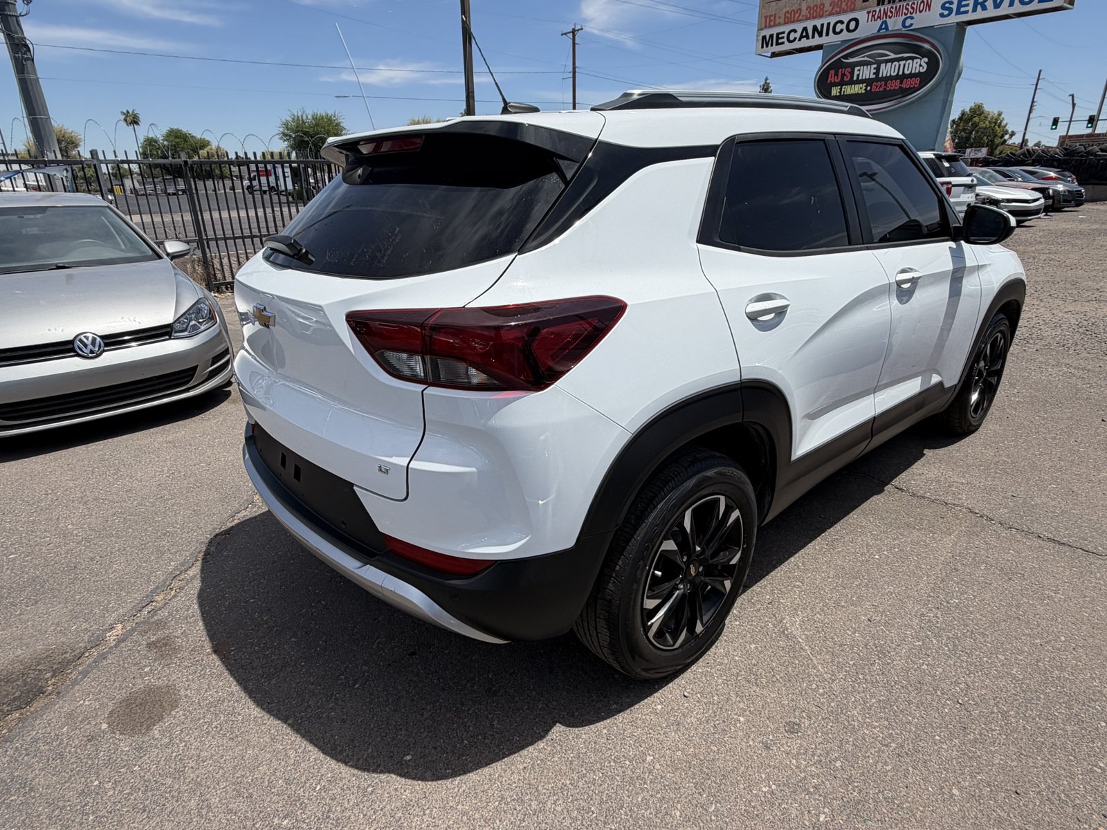 Used 2021 Chevrolet TrailBlazer LT w/ Convenience Package FWD image 4