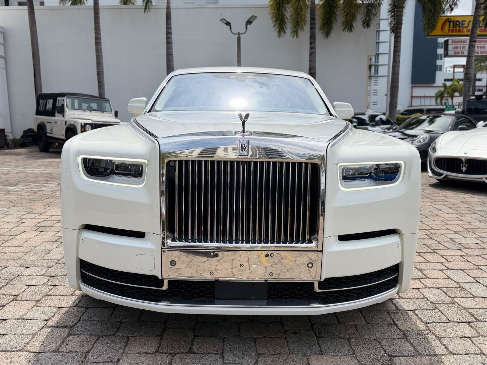 Used 2019 Rolls-Royce Phantom Sedan RWD image 4