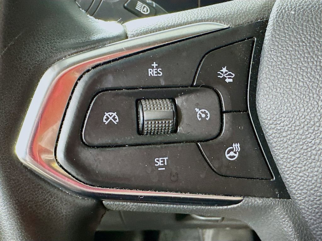 Used 2025 Chevrolet Trax LT w/ Driver Confidence Package image 22