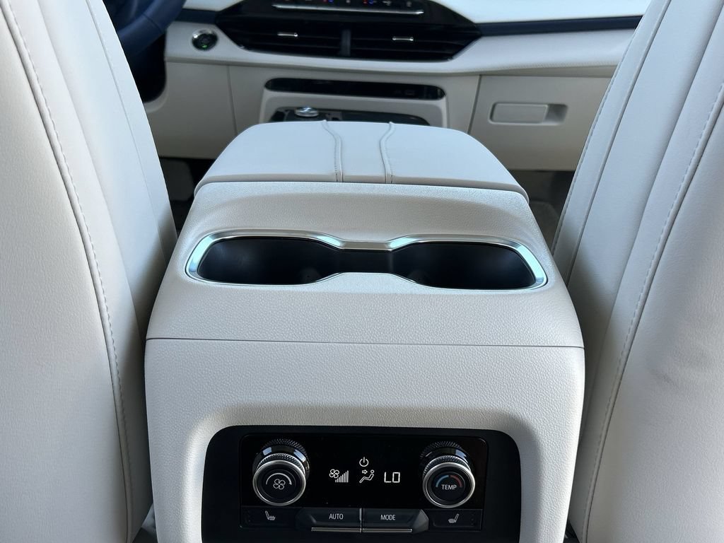 New 2026 Buick Enclave Avenir w/ Super Cruise Package FWD image 22