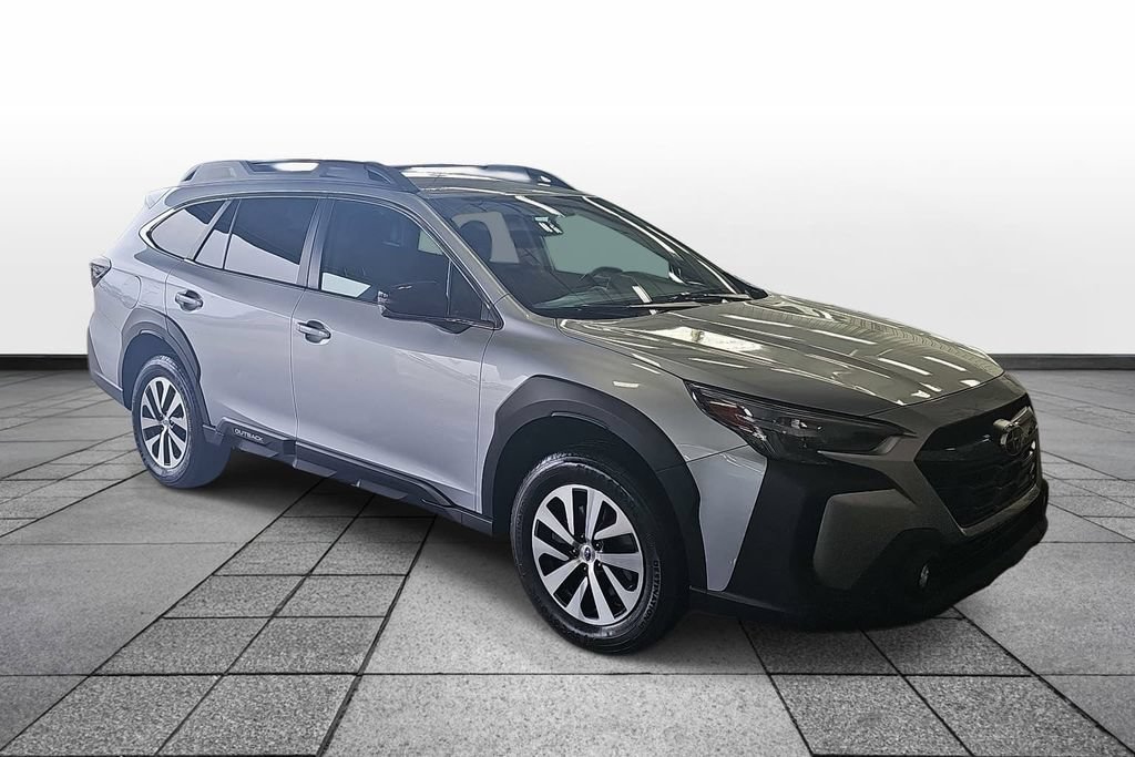 Used 2023 Subaru Outback Premium AWD/4WD image 3
