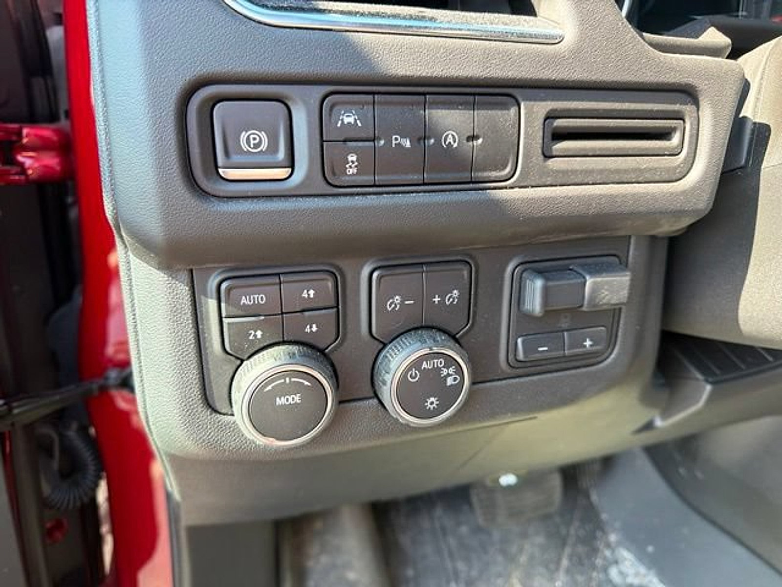Certified 2024 Chevrolet Suburban LS w/ Max Trailering Package AWD/4WD image 13