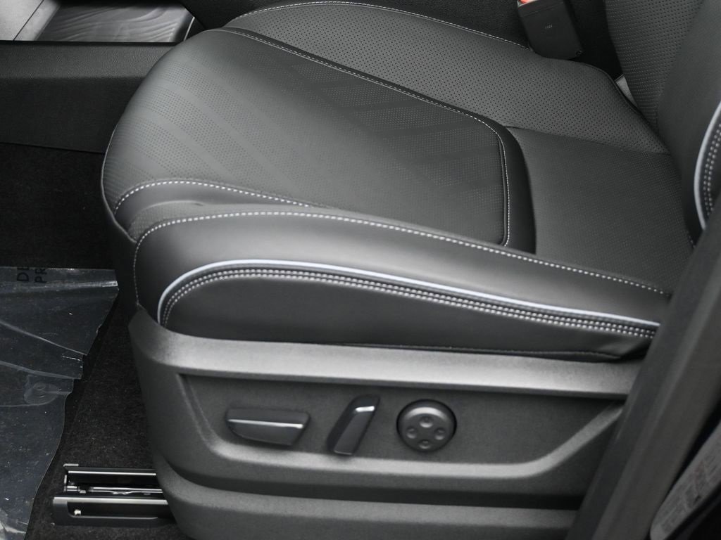 New 2026 INFINITI QX80 Luxe image 18