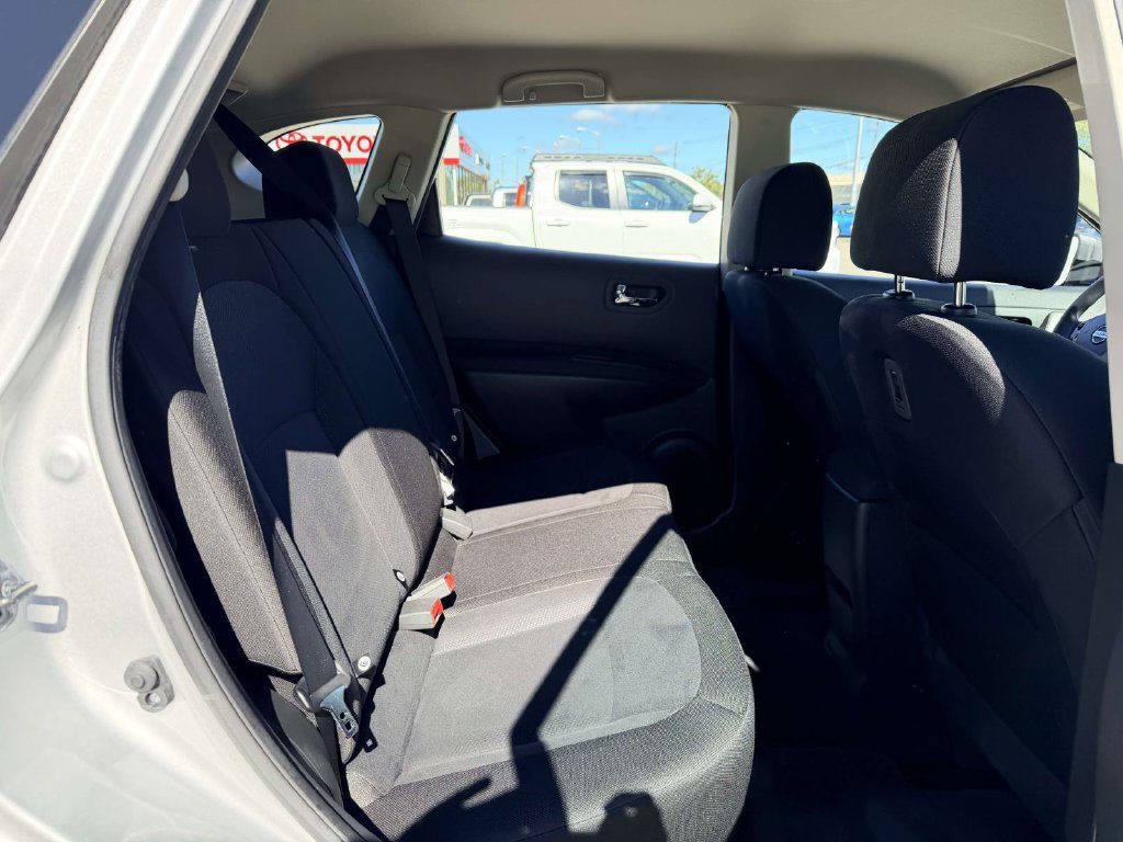 Used 2015 Nissan Rogue S w/ Convenience Package FWD image 14