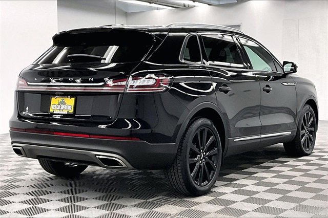 Used 2023 Lincoln Nautilus Reserve w/ Monochromatic Package image 12