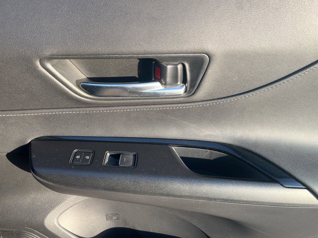 Used 2021 Toyota Venza LE w/ Carpet Mat Package (TMS) image 58