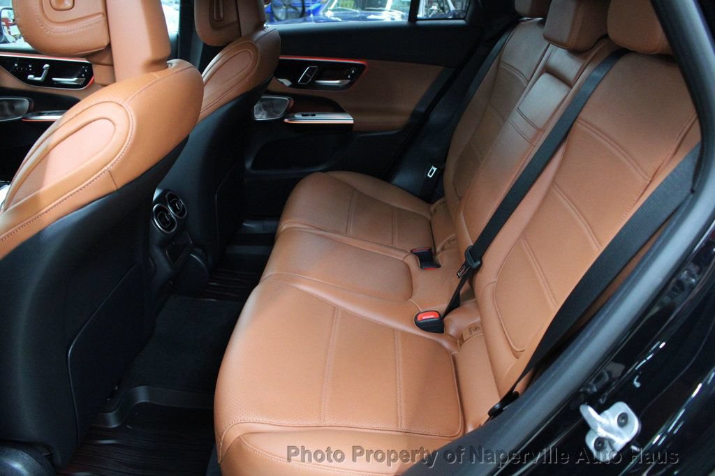 Used 2025 Mercedes-Benz GLC 300 4MATIC image 25