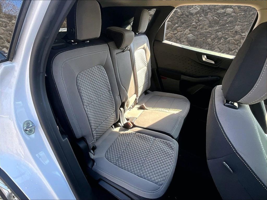 Used 2020 Ford Escape SE image 23
