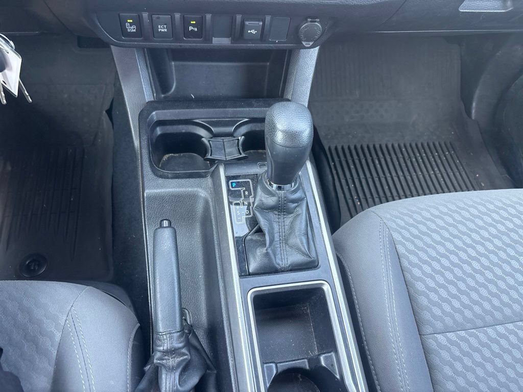 Used 2021 Toyota Tacoma SR5 RWD image 22