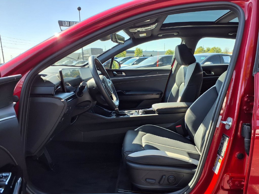 Used 2025 Kia K5 GT-Line w/ GT-Line Premium Package FWD image 22