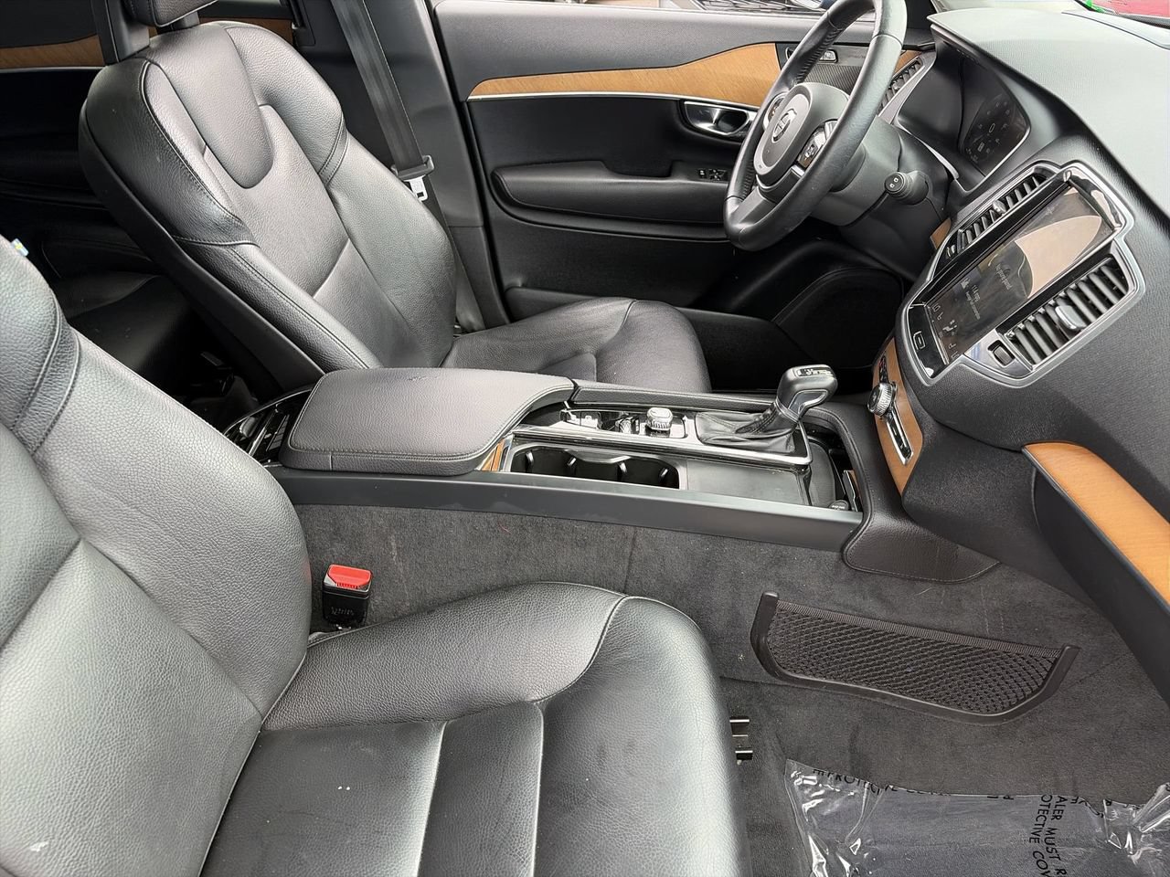 Used 2021 Volvo XC90 T6 Momentum w/ Advanced Package AWD/4WD image 11