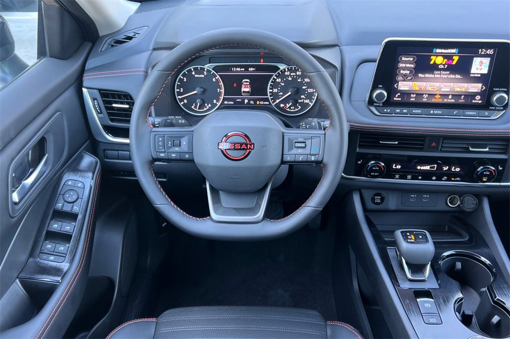 Used 2025 Nissan Rogue SV image 16