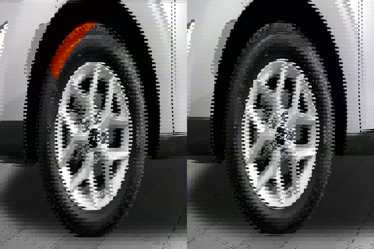 Certified 2025 Kia Soul LX image 9