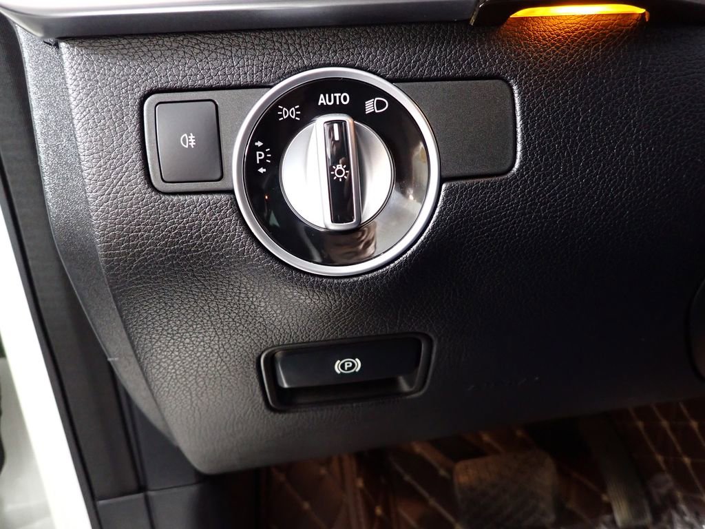 Used 2014 Mercedes-Benz GL 450 4MATIC image 31