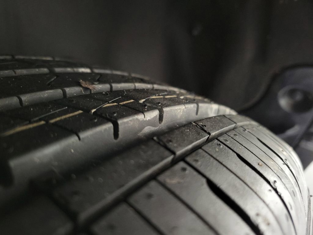 Used 2021 Toyota Highlander XLE image 11