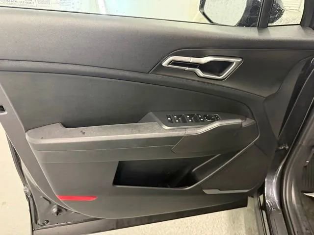 Used 2026 Kia Sportage LX FWD image 11